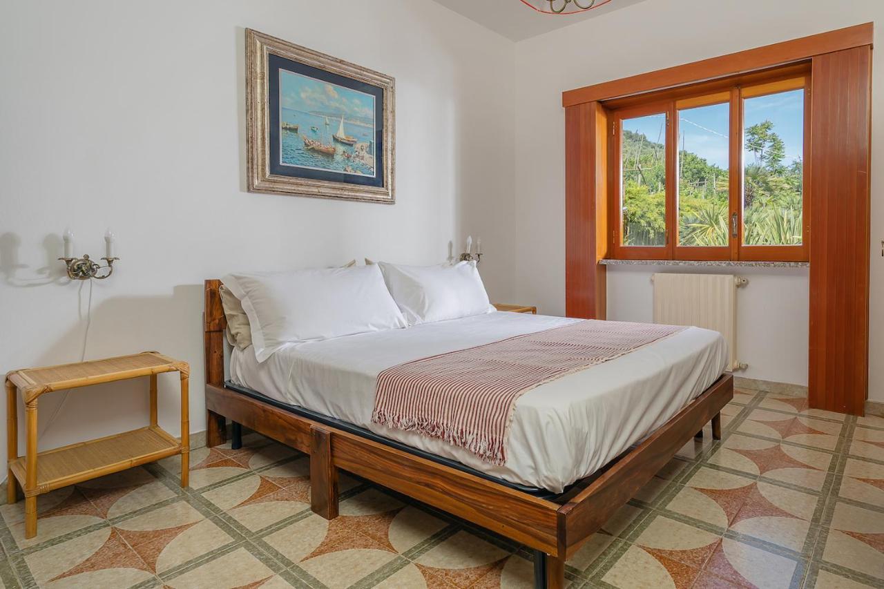 Villa Aurora Vico Equense Eksteriør billede